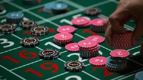 123mmk App Mobile ဖြင့် Slots ဂိမ်းကစားနေသော မြန်မာကစားသူ ပုံ