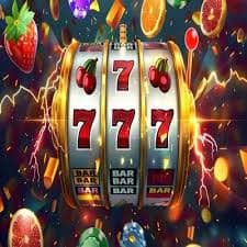 မြန်မာဘောလုံးနှင့် Esports ကစားသူများ 123mmk Sportsbook ဖြင့် ကစားနေသောပုံ